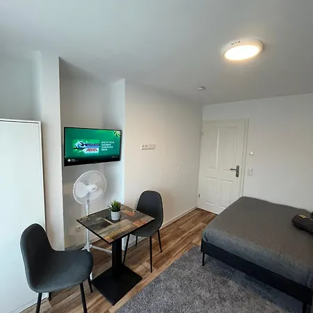 Hostal Hub 14 - Mit Balkon