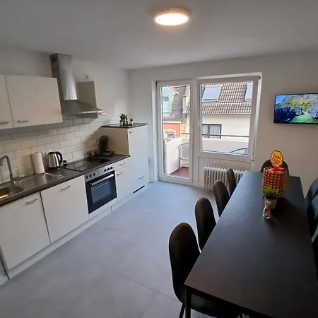 Hub 14 - Mit Balkon Hostal *