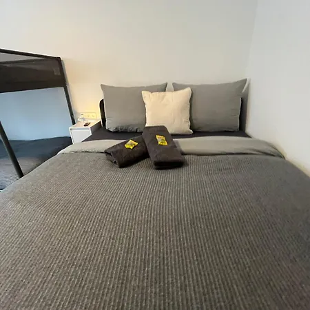 Hub 14 - Mit Balkon Hostal Karlsruhe